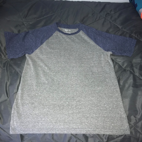 Urban Pipeline Other - Urban Pipeline "The Ultimate Tee" Boys size XL